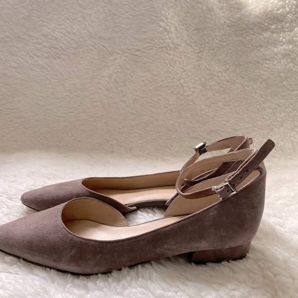 Franco Sarto Pointed shoew. I barely use it as my feet grew wider - Picture 2 of 7